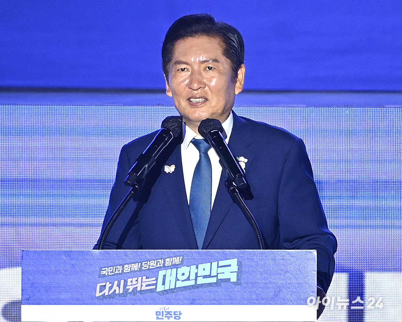 정청래 더불어민주당 신임 대표가 2일 경기 고양시 킨텍스에서 열린 제2차 임시전국당원대회에서 수락 연설을 하고 있다. [사진=곽영래 기자]