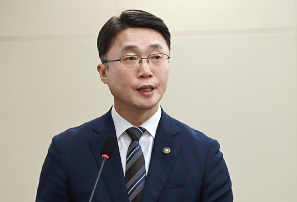 류제명 과학기술정보통신부 제2차관이 서울 여의도 국회에서 열린 과학기술정보방송통신위원회 전체회의에서 2026년도 예산안 관련 제안설명을 하고 있다. [사진=곽영래 기자]