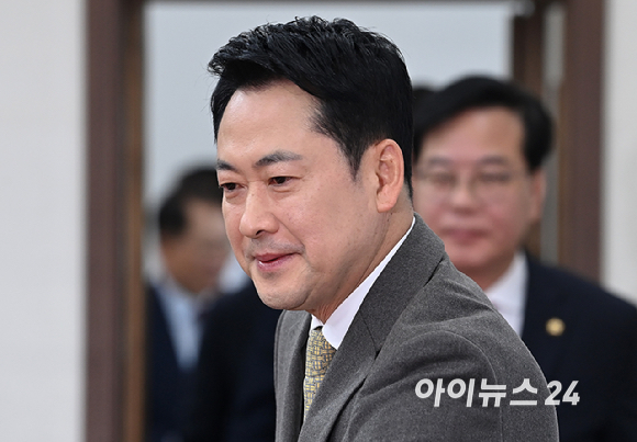 장동혁 국민의힘 대표가 19일 서울 여의도 국회에서 열린 최고위원회의에 참석하고 있다. [사진=곽영래 기자]