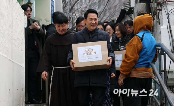 배현진 국민의힘 의원이 14일 오후 서울 여의도 국회에서 열린 제419회국회(임시회) 제4차 본회의에서 대통령(윤석열) 탄핵 소추안 투표를 하고 있다. [사진=곽영래 기자]