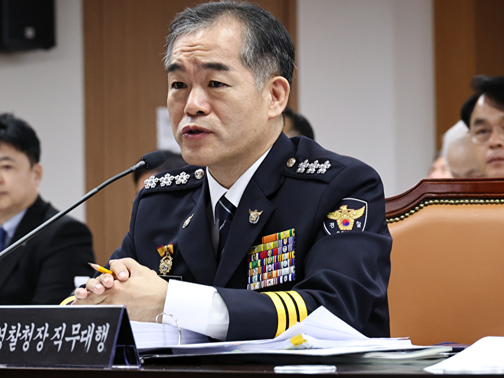 김종철 경찰청장 직무대행이 12일 서울 서대문구 경찰청에서 열린 국회 행정안전위원회 경찰청 대상 국정감사에서 의원들의 질의에 답하고 있다. 2026.10.12 [사진=연합뉴스]