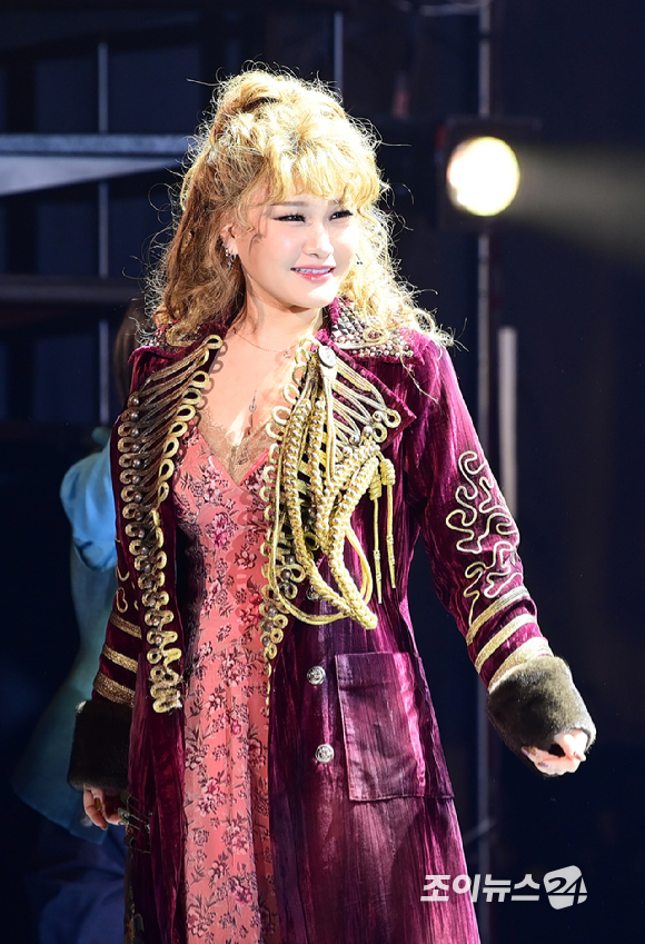 뮤지컬배우 손승연이 26일 오후 서울 삼성동 코엑스아티움에서 진행된 뮤지컬 '렘피카' 프레스콜에서 열창하고 있다. [사진=정소희 기자]