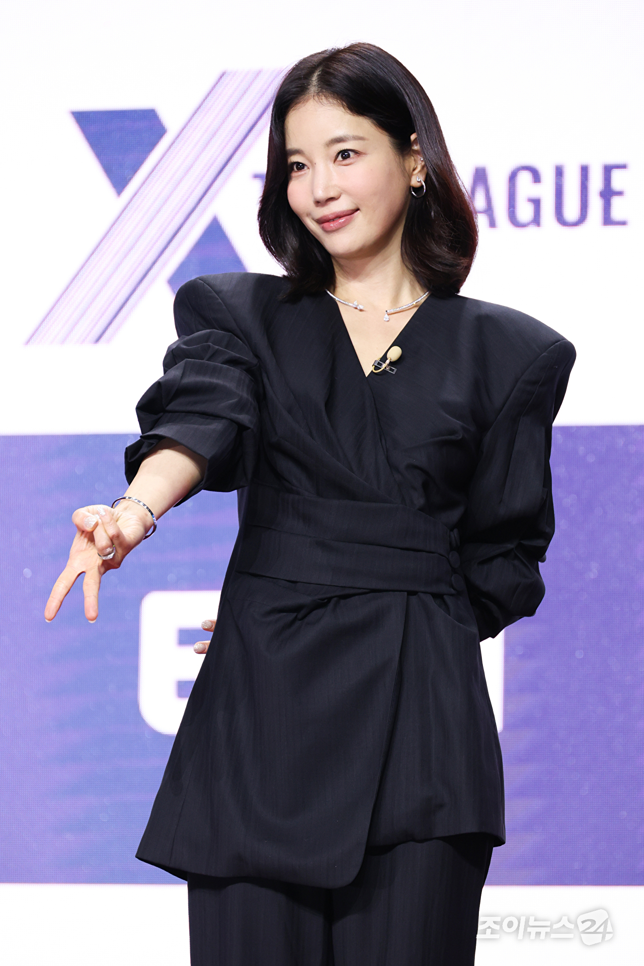 배우 기은세가 30일 오전 서울 마포구 상암동 큐브컨벤션센터에서 진행된 ENA 신규 예능프로그램 '엑스 더 리그(X THE LEAGUE)' 제작발표회에 참석해 포즈를 취하고 있다. [사진=문수지 기자]