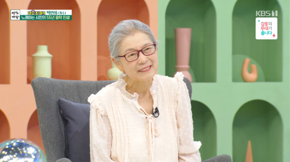 가수 박인희가 '아침마당'에 출연해 대화를 나누고 있다. [사진=KBS 방송화면 캡처]