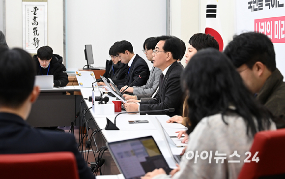 송언석 국민의힘 원내대표가 2일 서울 여의도 국회에서 열린 현안 관련 기자간담회에서 발언하고 있다. [사진=곽영래 기자]