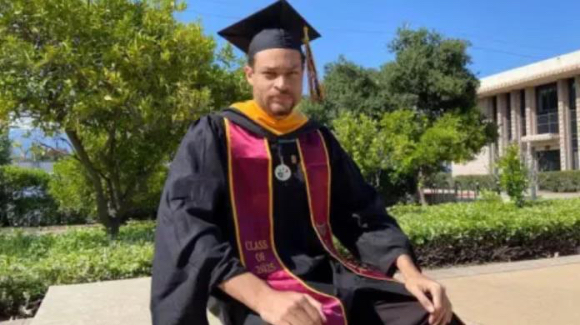 25일 트럼프 만찬장 총격범 용의자 콜 앨런 추정 졸업사진. [링크드인] [사진=연합뉴스 자료사진]