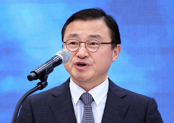노태문 삼성전자 대표이사 사장이 3일 경남 진주에서 열린 영남권 투자발표회에서 발언하고 있다. [사진=연합뉴스]