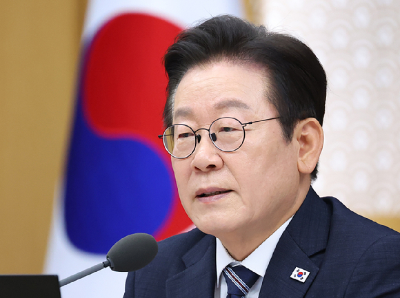 이재명 대통령이 16일 정부세종청사에서 열린 제42회 국무회의에서 발언하고 있다. [사진=연합뉴스]