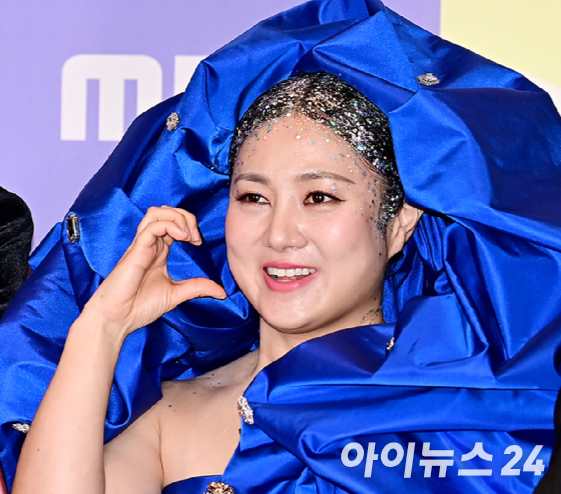 '나 혼자 산다' 코미디언 박나래가 지난 2022년 서울 마포구 상암동 MBC 사옥에서 열린 2022 MBC 방송연예대상 시상식 포토월 행사에 참석하고 있다. [사진=정소희 기자]