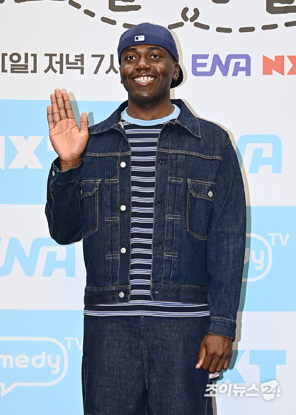 방송인 조나단이 19일 오전 서울 마포구 스탠포드호텔에서 열린 ENA 새 예능 '어디로 튈지 몰라' 제작발표회에서 포토타임을 갖고 있다. [사진=곽영래 기자]
