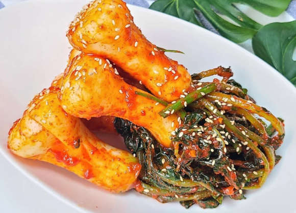 쑥갓, 들깻잎, 메추리알, 총각김치 등이 췌장암에 효과적인 음식이라는 전문가의 설명이 공개됐다. 사진은 AI 생성 이미지로, 본 기사 내용과 무관. [사진=챗GPT]