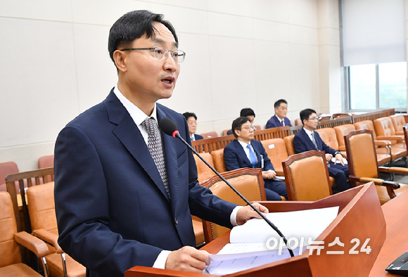 임광현 국세청장 후보자가 15일 서울 여의도 국회 기획재정위원회에서 열린 인사청문회에서 발언하고 있다. [사진=곽영래 기자]