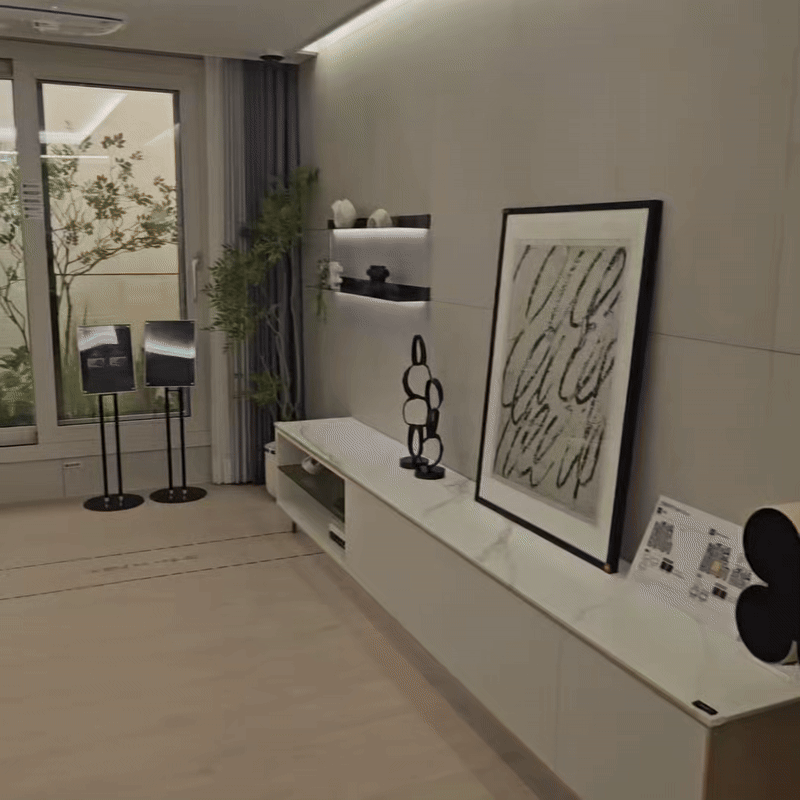 서울 강남구 역삼동 '역삼센트럴자이' 공사현장 펜스 너머로 '역삼래미안'아파트가 보인다. 2025.12.12. [사진=이효정 기자 ]