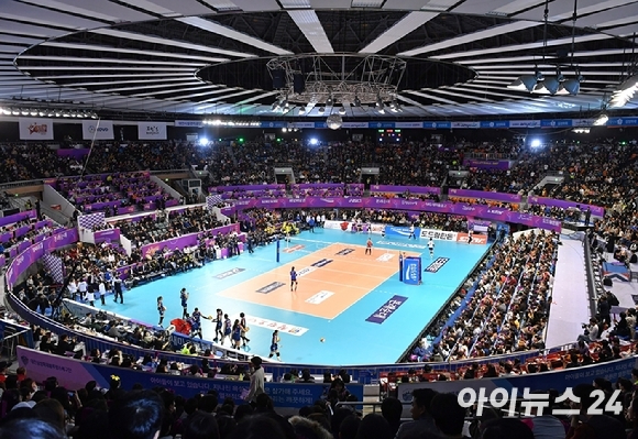코로나19 팬데믹 이전 마지막으로 대전 충무체육관에서 열린 2018-19시즌 V리그 올스타전 전경. [사진=아이뉴스24 포토 DB]