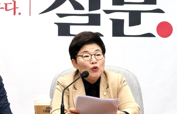 국민의힘 임이자 정책위의장이 13일 국회에서 열린 국정감사 대책 회의에서 발언하고 있다. 2026.10.13 [사진=연합뉴스]
