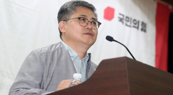 지난해 6월 함운경 국민동행 전북지부 대표가 국회에서 열린 국민의힘 공부모임 '국민공감'에서 '후쿠시마 원전 처리수를 둘러싼 과학과 괴담의 싸움-어민과 수산업계의 절규를 듣다'를 주제로 강연하고 있다. [사진=뉴시스]