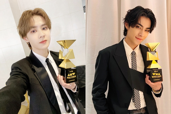 NCT 런쥔 천러 쿤 샤오쥔이 26일 중국 베이징에서 열린 '웨이보 뮤직 어워즈 2023 (WEIBO MUSIC AWARDS 2023)' 수상 후 포즈를 취하고 있다. [사진=SM엔터테인먼트]