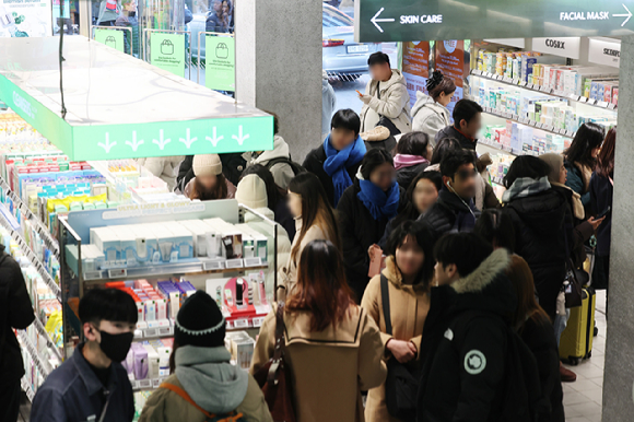 서울의 한 화장품 매장. [사진=연합뉴스]