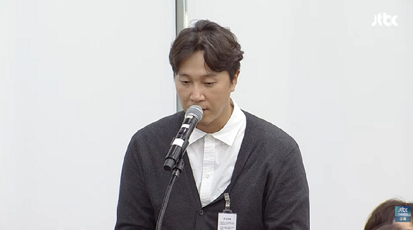 정신건강의학과 전문의 양재웅 씨가 지난 2024년 10월 국회 보건복지위원회 국정감사에서 자신의 정신병원에서 발생한 30대 여성 환자 사망사건 관련 질의에 답하고 있다. [사진=JTBC]