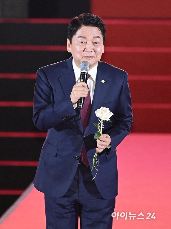 안철수 국민의힘 당 대표 후보가 22일 오후 청주 오스코에서 열린 제6차 전당대회에서 비전 발표를 하고 있다. [사진=곽영래 기자]