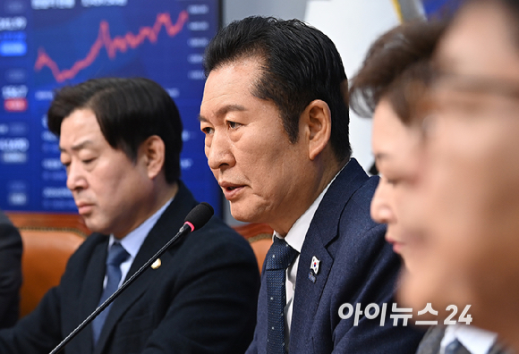 정청래 더불어민주당 대표가 2일 서울 여의도 국회에서 열린 최고위원회의에서 발언하고 있다. [사진=곽영래 기자]