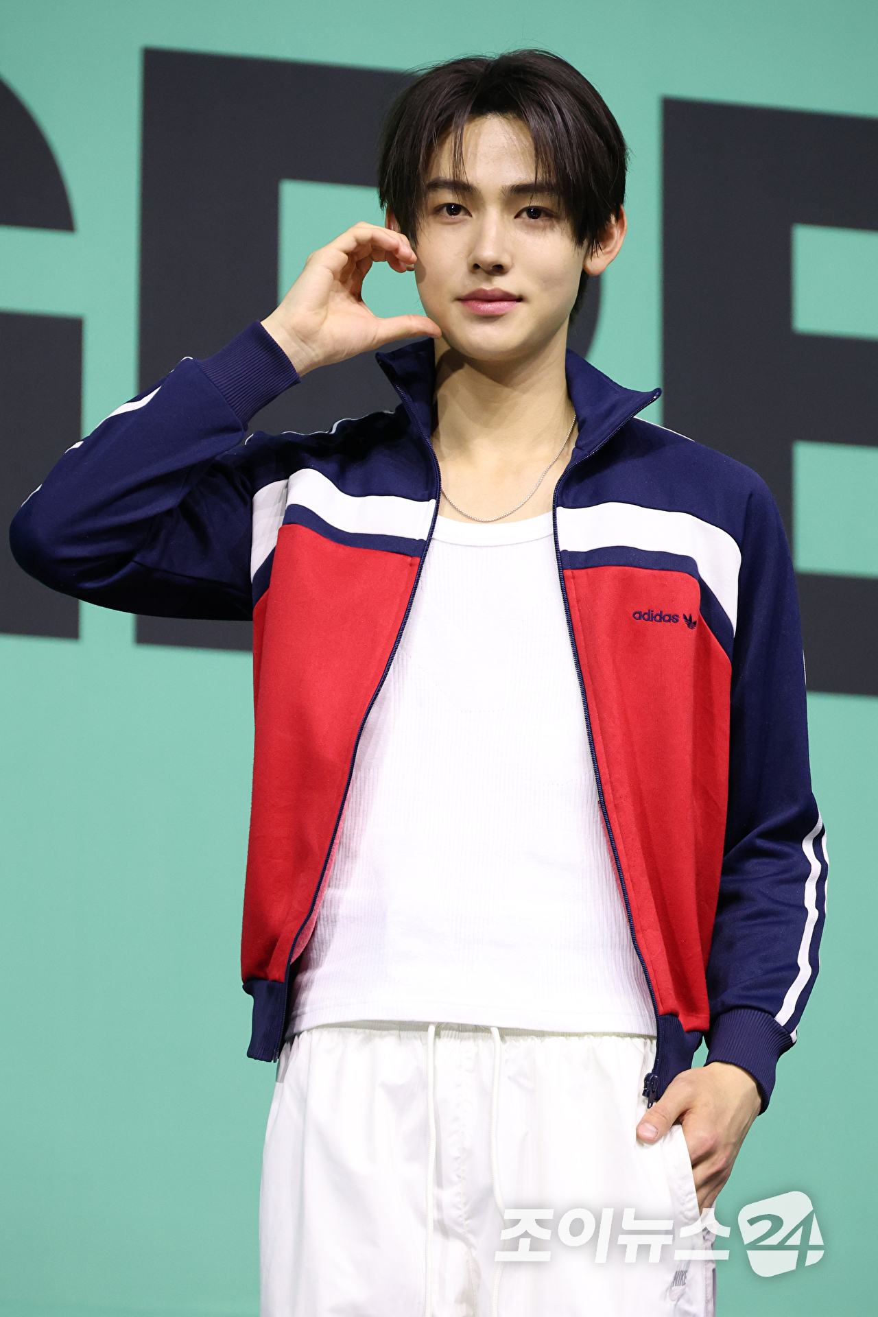 그룹 코르티스 성현이 20일 오후 서울 광진구 광장동 예스24라이브홀에서 열린 미니 2집 '그린그린(GREENGREEN)' 발매 기념 쇼케이스에 참석해 포즈를 취하고 있다. [사진=문수지 기자]