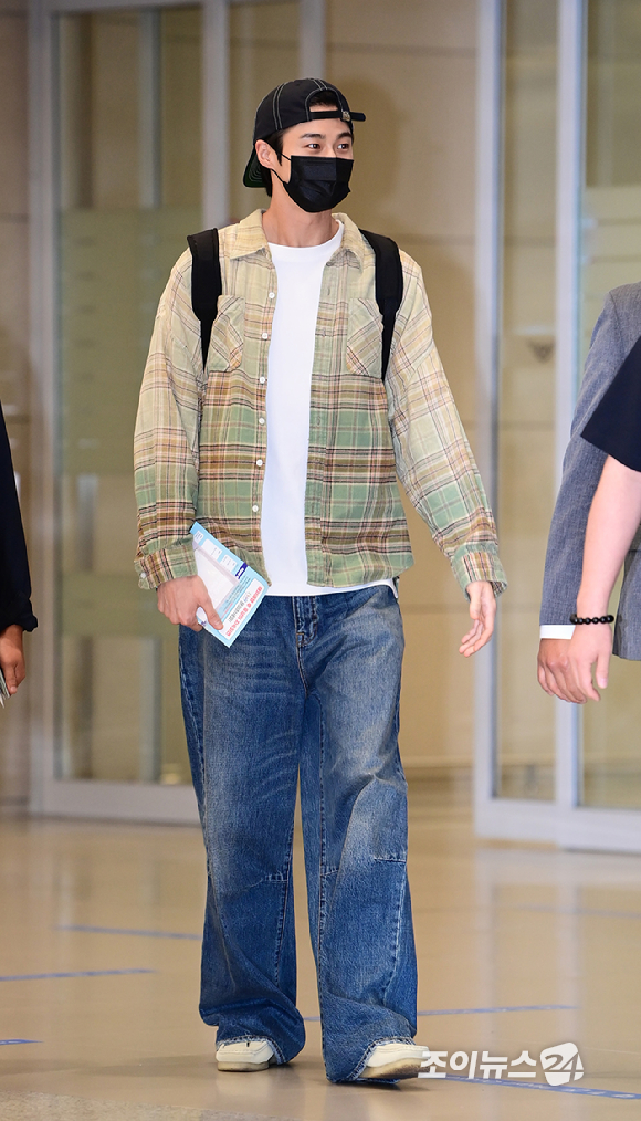 배우 변우석이 16일 오후 홍콩 팬미팅 일정을 마치고 인천국제공항을 통해 입국하고 있다. [사진=정소희 기자]