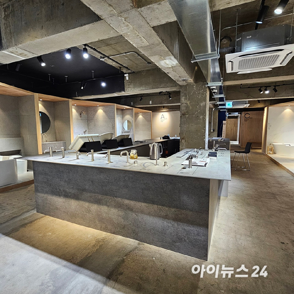 서울 서초구 '반포 디에이치 클래스트(반디클)' 조합이 공사비 480억원 추가 증액을 추진 중이다. 사진은 과거 반포주공1단지 124주구 현장. [사진=현대건설 ]