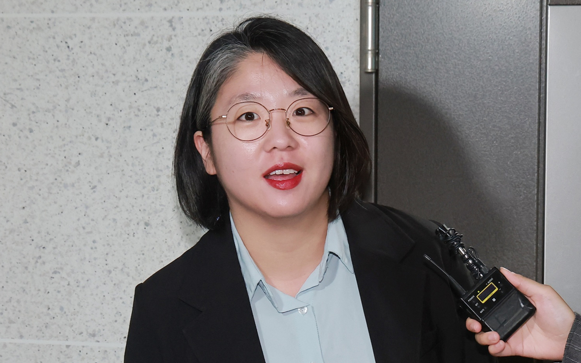성평등가족부 장관 후보자인 기본소득당 용혜인 원내대표가 31일 국회 의원회관 자신의 사무실로 출근하고 있다. 2026.8.31 [사진=연합뉴스]