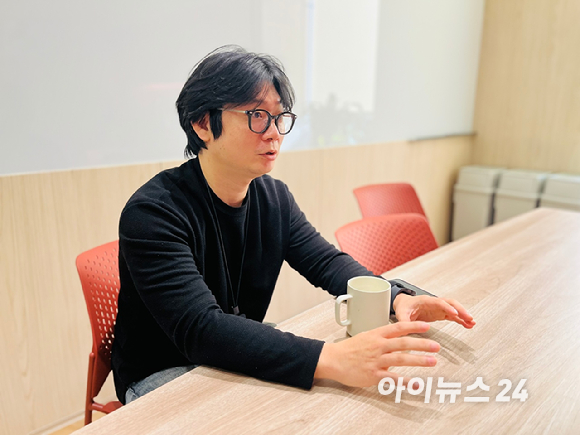 최인욱 두산윈드파워(WPC) 센터장이 지난 10일 제주시 오라동 두산윈드파워센터에서 아이뉴스24와 인터뷰를 진행하고 있다. [사진=이한얼 기자]