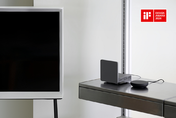 SK브로드밴드는 'iF 디자인 어워드(iF Design Award) 2026'에서 &lsquo;기가 와이파이 7&rsquo;과 &lsquo;AI 5 셋톱박스&rsquo;로 제품 디자인 부문 본상을 수상했다고 밝혔다. [사진=SKB]