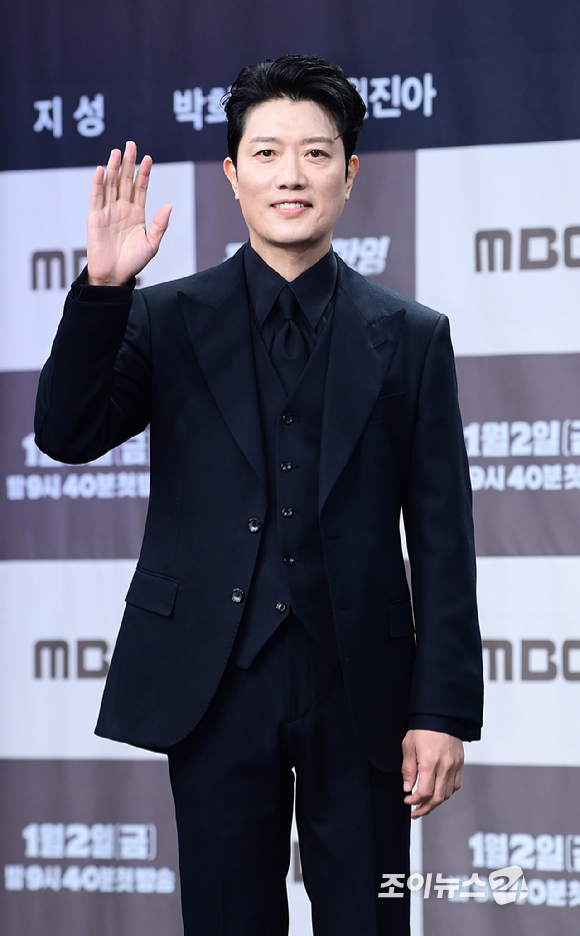 배우 박희순이 2일 오후 서울 마포구 상암동 MBC 골든마우스홀에서 열린 MBC 새 금토드라마 '판사 이한영' 제작발표회에 참석하고 있다. [사진=정소희 기자]