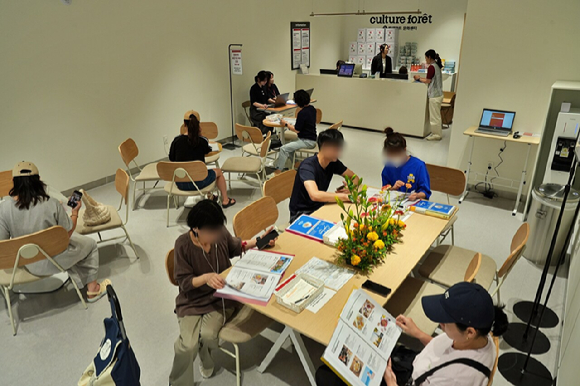 신세계백화점 강남점 '하우스 오브 신세계'가 방문객들로 북적이고 있다. [사진=아이뉴스24 DB]