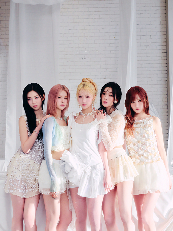이프아이(카시아 라희 원화연 태린 미유) 단체 이미지 [사진=하이헷엔터테인먼트]