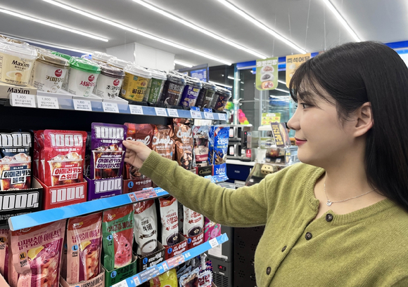 1000원 파우치 커피. [사진=GS리테일]