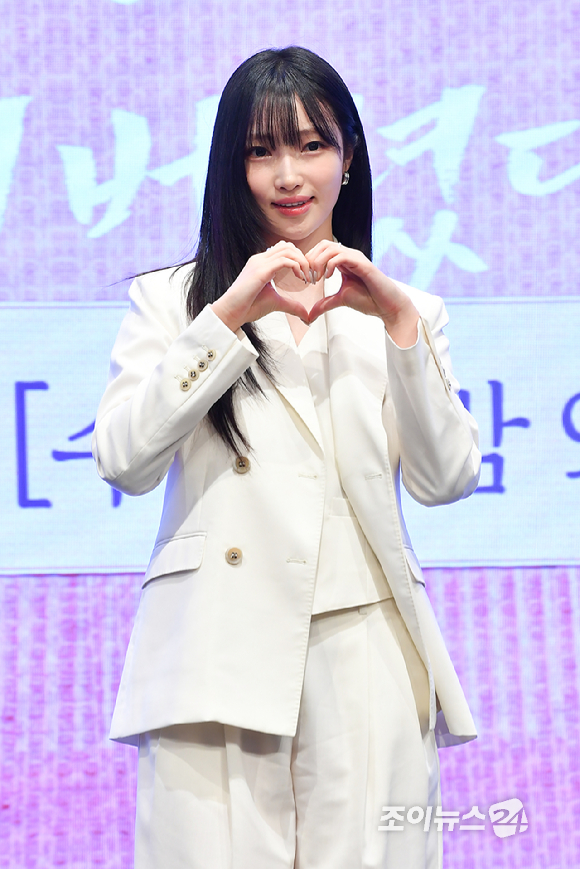 배우 지혜원이 11일 오후 서울 구로구 신도림동 더세인트에서 진행된 KBS2 새 수목드라마 '남주의 첫날밤을 가져버렸다' 제작발표회에 참석해 포즈를 취하고 있다. [사진=문수지 기자]