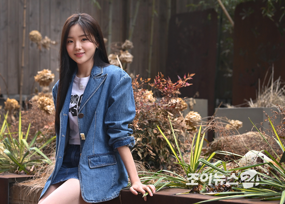 tvN 드라마 '일타스캔들'에서 방수아 역으로 열연을 펼친배우 강나언이 9일 오전 조이뉴스24와의 인터뷰에 앞서 포즈를 취하고 있다. [사진=김성진 기자]