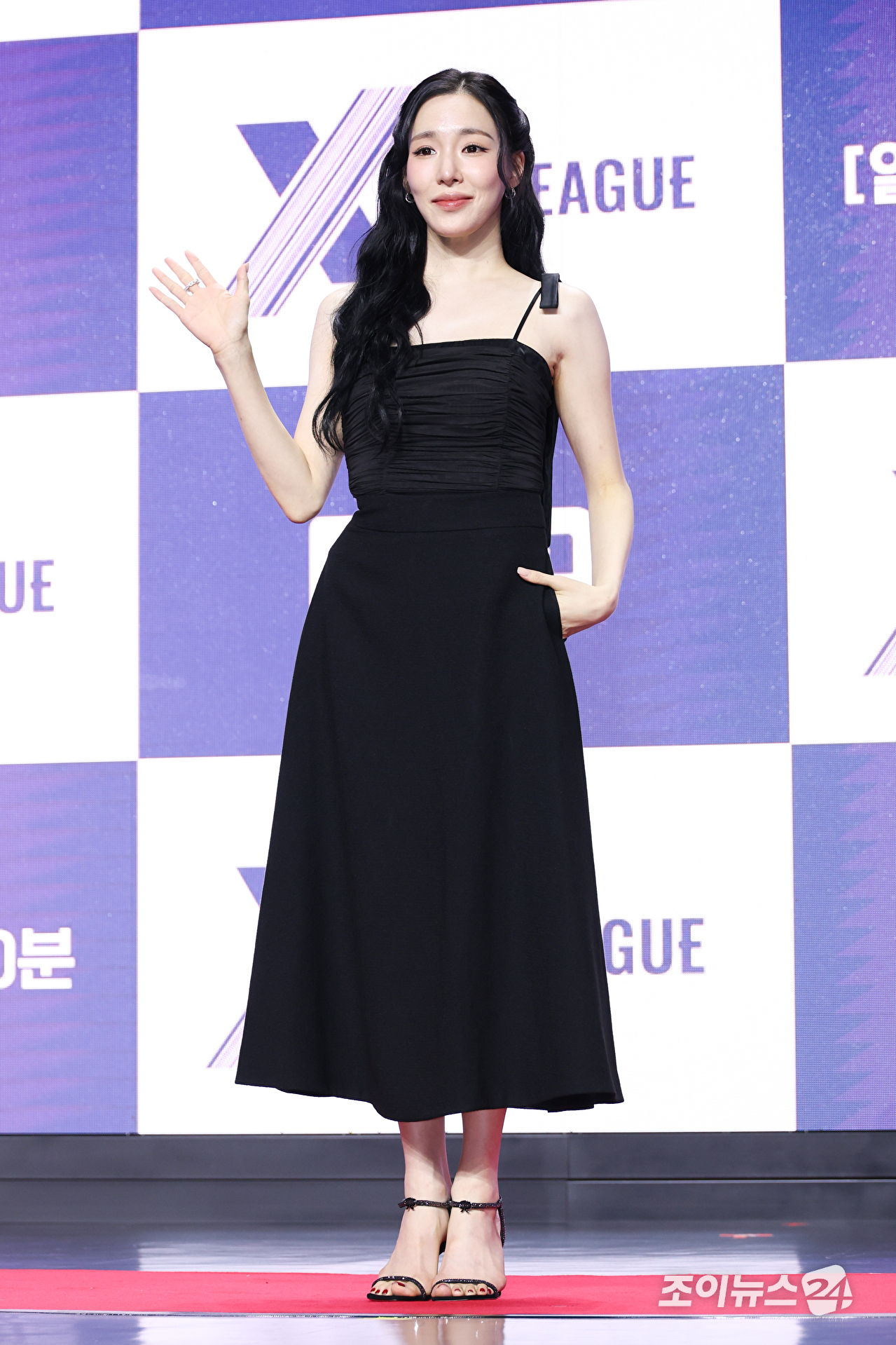 그룹 소녀시대 티파니영이 30일 오전 서울 마포구 상암동 큐브컨벤션센터에서 진행된 ENA 신규 예능프로그램 '엑스 더 리그(X THE LEAGUE)' 제작발표회에 참석해 포즈를 취하고 있다. [사진=문수지 기자]