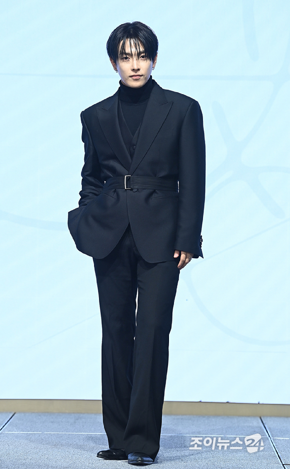 에이티즈 홍종이 5일 오후 서울 여의도 페어몬트 엠버서더 서울에서 열린 미니 13집 '골든 아워 : 파트 4(GOLDEN HOUR : Part.4)' 발매 기념 기자간담회에서 포즈를 취하고 있다. [사진=곽영래 기자]