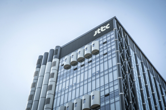 JTBC 소속 남성 기자 2명이 한국기자협회가 주관한 해외 출장 행사에서 다른 언론사 여성 기자들을 성추행하는 일이 발생했다. JTBC는 지난 14일 입장문을 내고 "엄중하게 처리하겠다"고 밝혔다. [사진=JTBC]