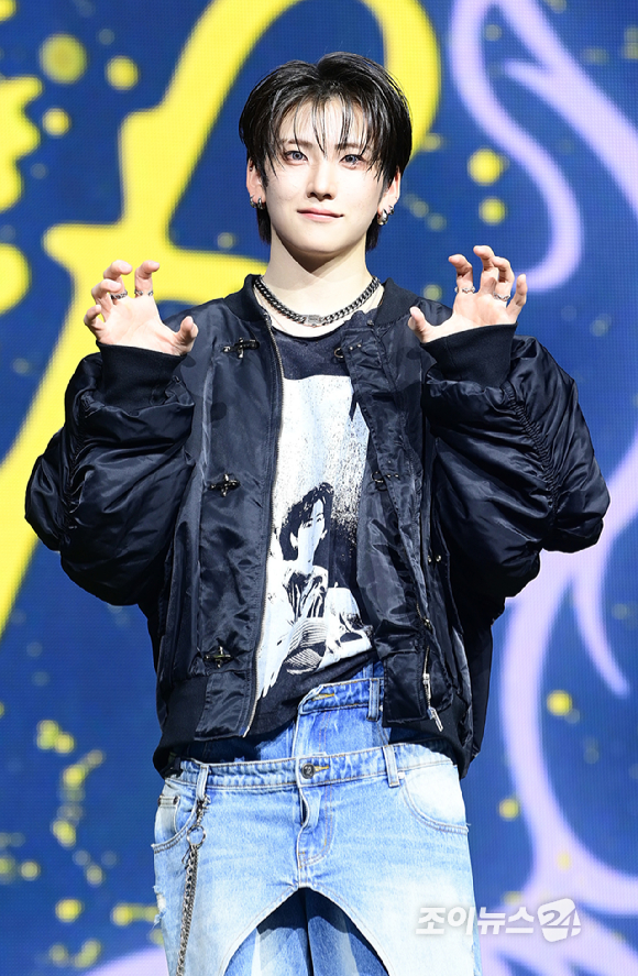 그룹 앤팀 유마가 28일 오후 서울 용산구 한남동 블루스퀘어에서 열린 &TEAM(앤팀) 한국 데뷔 앨범 미니 1집 'Back to Life'(백 투 라이프)발매 기념 쇼케이스에 참석하고 있다. [사진=정소희 기자]