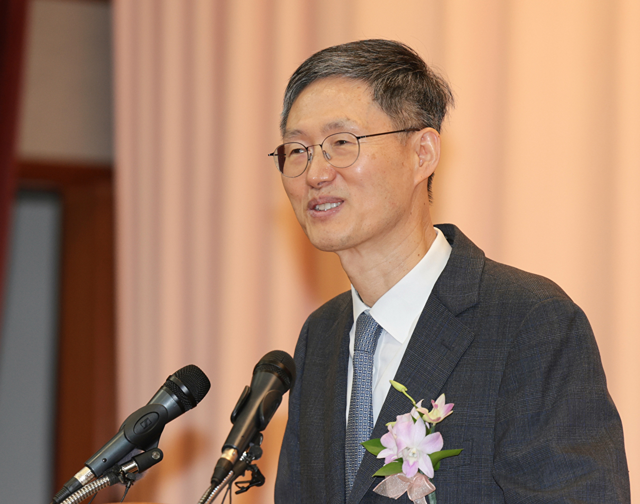 문형배 헌법재판소장 권한대행이 18일 서울 종로구 헌법재판소에서 열린 퇴임식에서 퇴임사를 하고 있다. 2025.4.18 [사진=연합뉴스]