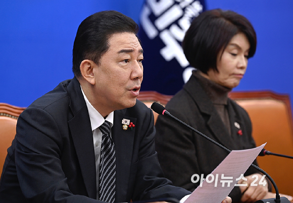 김병기 더불어민주당 원내대표가 16일 서울 여의도 국회에서 열린 원내대책회의에서 발언하고 있다. [사진=곽영래 기자]