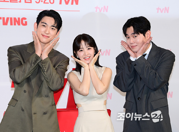 배우 박진영-박보영-류경수가 21일 오후 서울 영등포구 CGV 영등포에서 열린 tvN '미지의 서울' 제작발표회에서 참석하고 있다. [사진=정소희 기자]