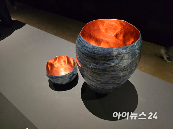 '렉서스 크리에이티브 마스터즈 2025' 최종 우승작인 최선혜 작가의 '깨진 그릇'. [사진=김종성 기자]