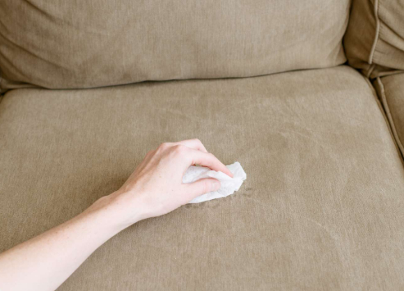 반복적으로 물설사를 하는 남편 때문에 고민이라는 아내의 사연이 알려졌다. 사진은 본 기사 내용과 무관. [사진=Carpet Bright UK]