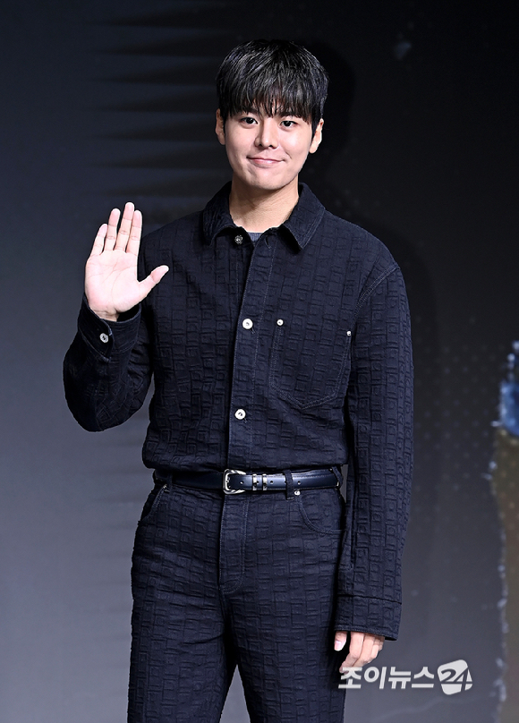 배우 려운이 21일 오전 서울 마포구 호텔 나루 서울 엠갤러리에서 열린 '약한영웅 Class 2' 제작발표회에서 포토타임을 갖고 있다. [사진=곽영래 기자]