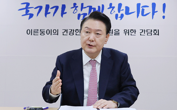 윤석열 대통령이 지난달 28일 서울성모병원에서 열린 '이른둥이의 건강한 성장 지원을 위한 간담회'에 참석해 발언하고 있다. 2024.11.28 [사진=연합뉴스]