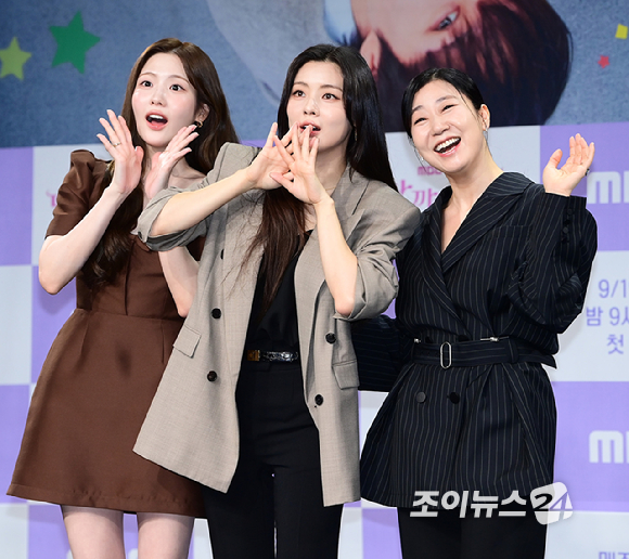 배우 조아람-이선빈-라미란이 16일 오전 서울 상암동 MBC 사옥에서 진행된 MBC 새 금토드라마 '달까지 가자' 제작발표회에 참석하고 있다. [사진=정소희 기자]