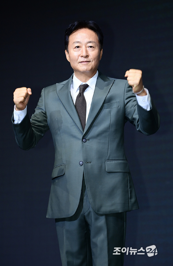  촌뜨기들' 제작발표회에 참석하고 있다. [사진=정소희 기자]